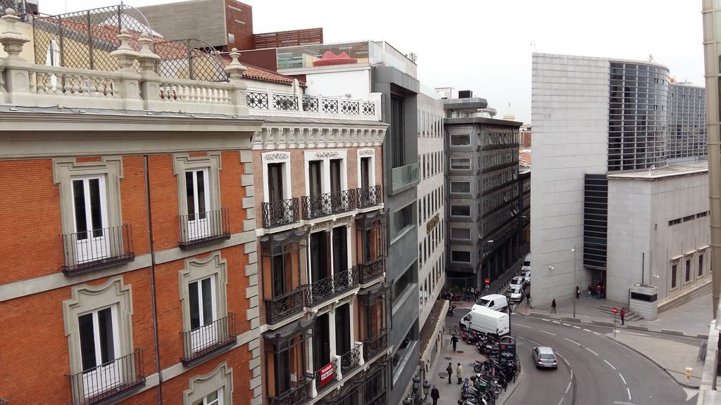 Hostal Madrid Centro Luaran gambar