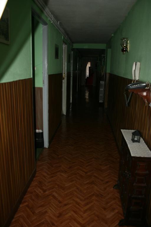 Hostal Madrid Centro Luaran gambar